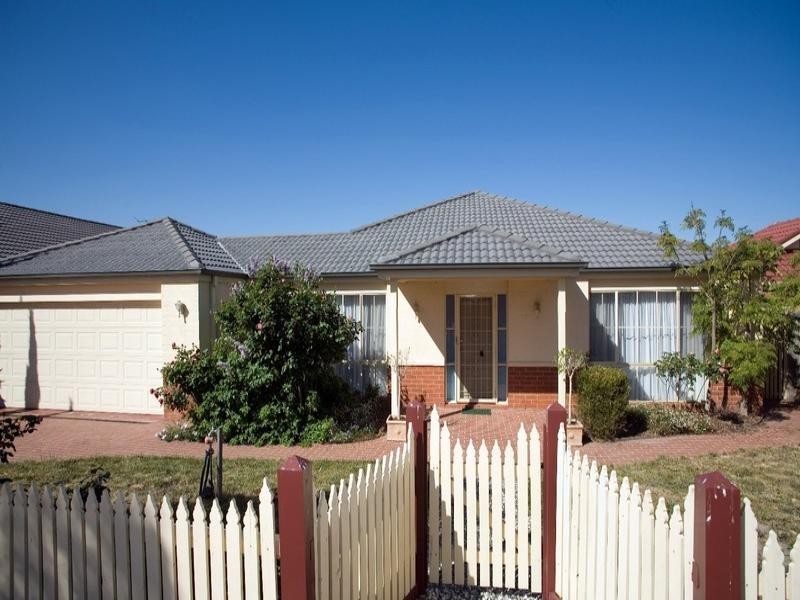 12 St Claire Avenue, South Morang VIC 3752