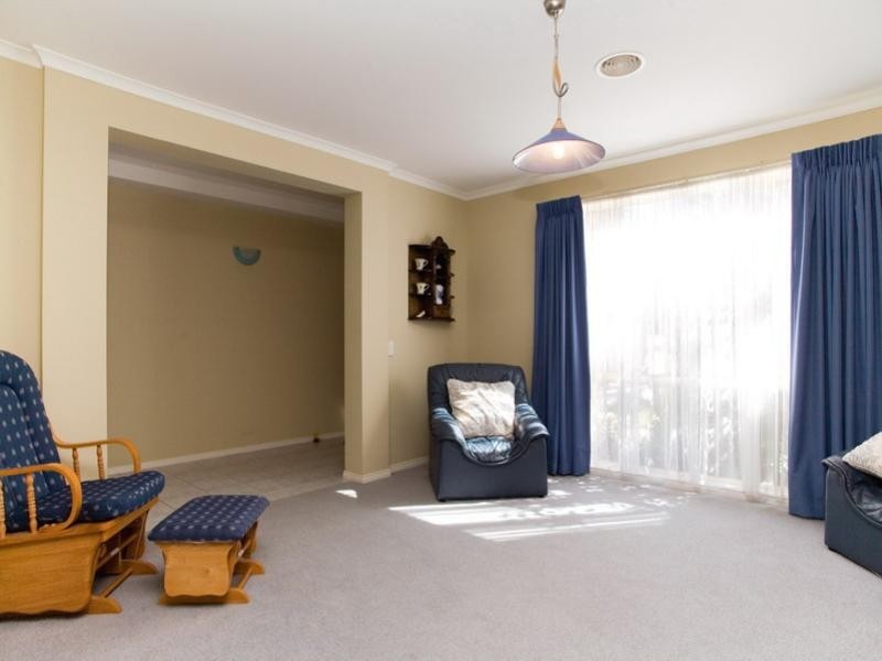 12 St Claire Avenue, South Morang VIC 3752