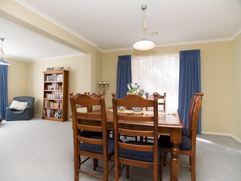 12 St Claire Avenue, South Morang VIC 3752