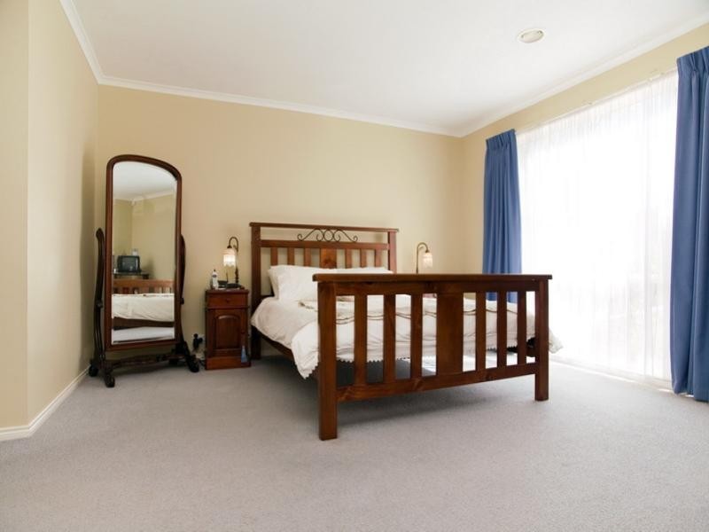 12 St Claire Avenue, South Morang VIC 3752