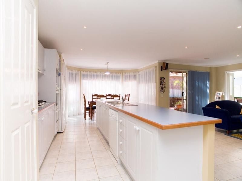 12 St Claire Avenue, South Morang VIC 3752