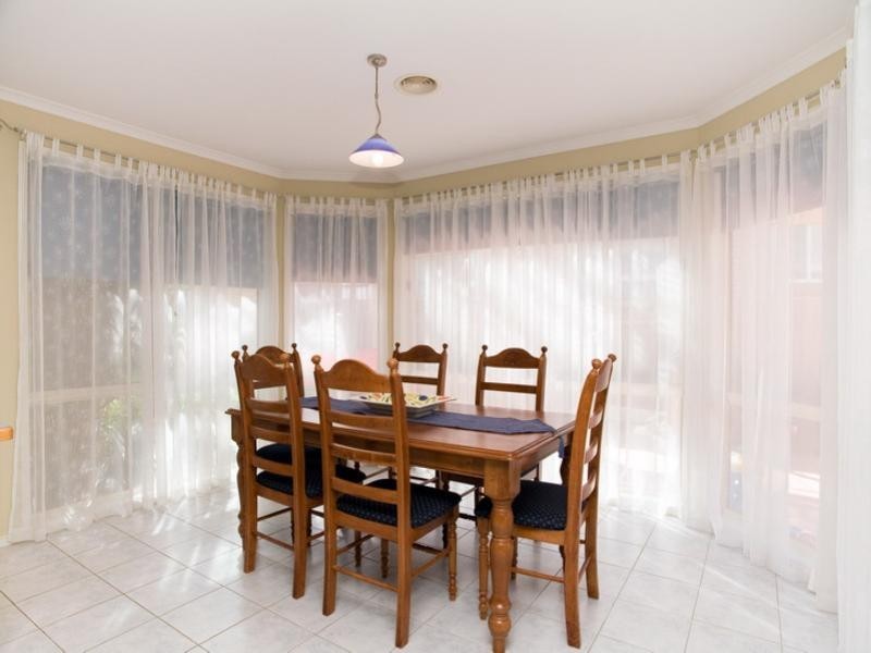 12 St Claire Avenue, South Morang VIC 3752