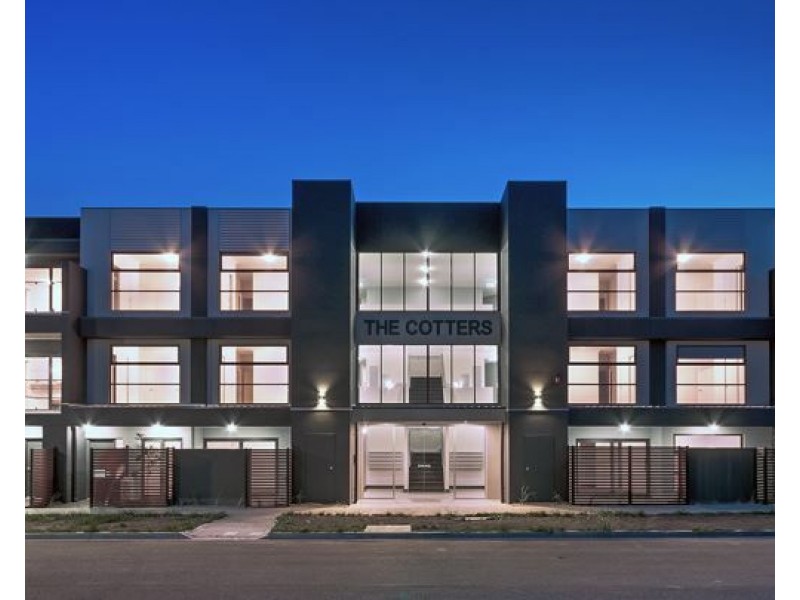 14/1B Jarama Boulevard, Epping VIC 3076