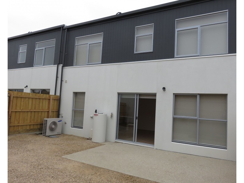 25 Woodcutters Grove, Epping VIC 3076