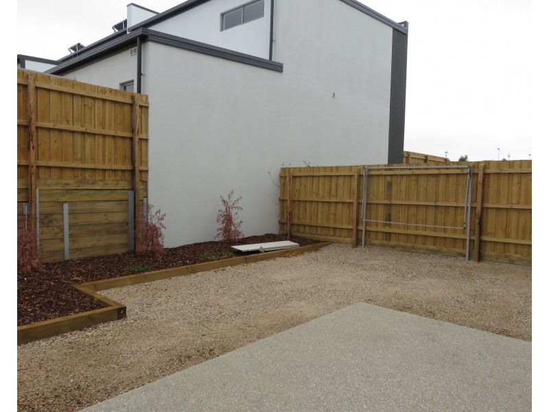 25 Woodcutters Grove, Epping VIC 3076