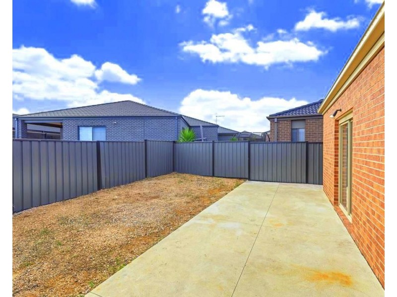 50 Moor Park Drive, Craigieburn VIC 3064