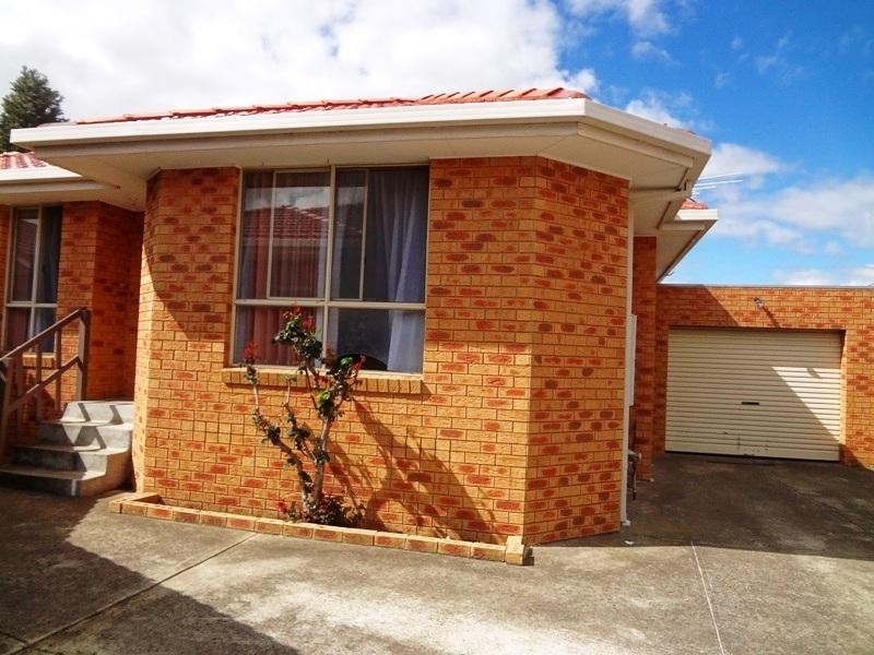2/14 Teneriffe Close, Epping VIC 3076