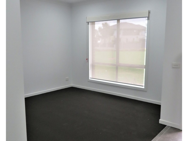 18 and 22 Lehmann Walk, Epping VIC 3076