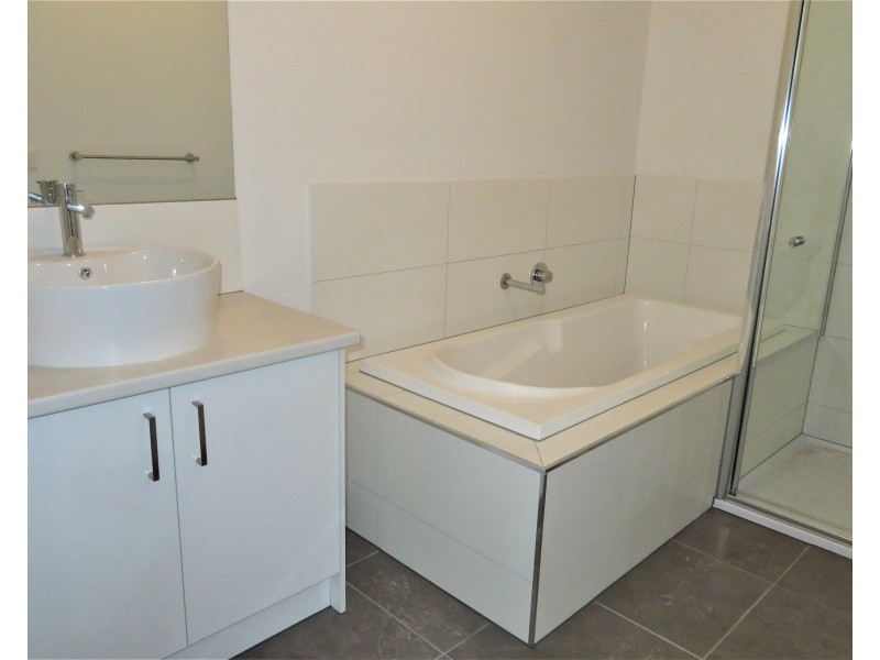 18 and 22 Lehmann Walk, Epping VIC 3076