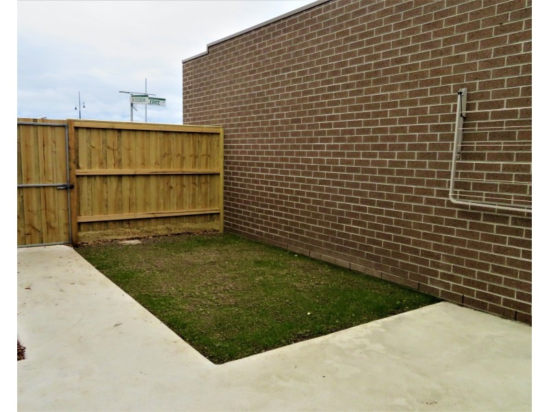 18 and 22 Lehmann Walk, Epping VIC 3076