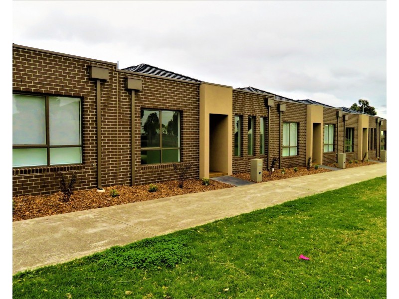 18 and 22 Lehmann Walk, Epping VIC 3076