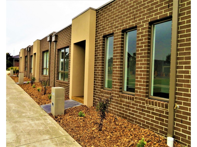 18 and 22 Lehmann Walk, Epping VIC 3076