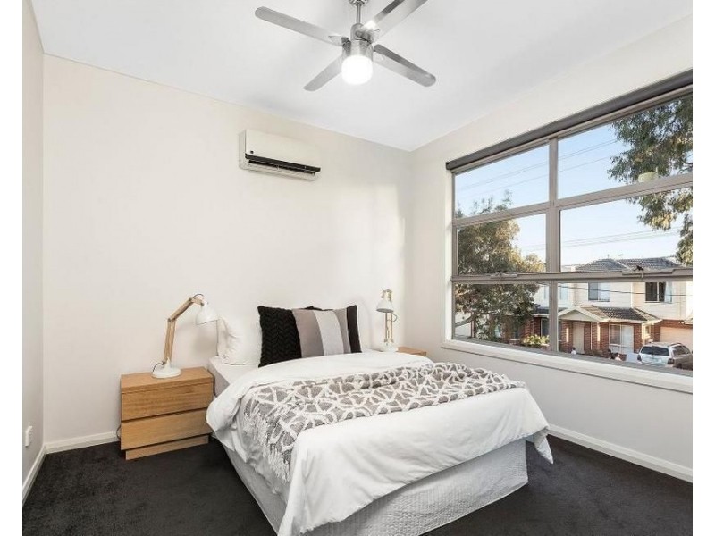 1/76 Bindi Street, Glenroy VIC 3046