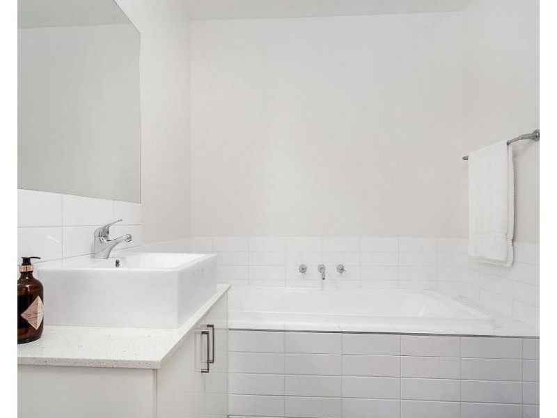 1/76 Bindi Street, Glenroy VIC 3046