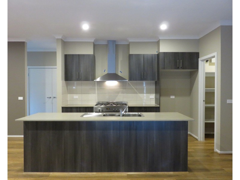 21 Gyrfalcon Way, Doreen VIC 3754