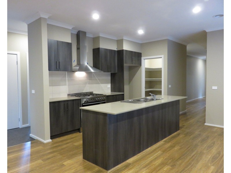 21 Gyrfalcon Way, Doreen VIC 3754