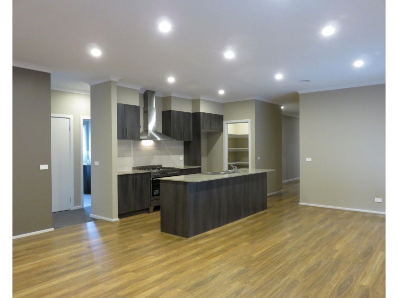 21 Gyrfalcon Way, Doreen VIC 3754