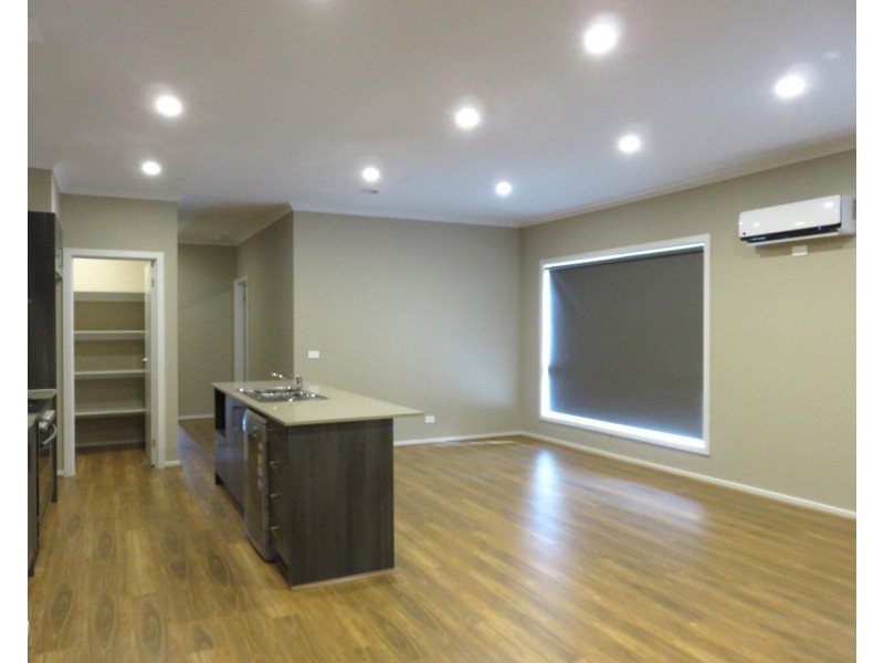 21 Gyrfalcon Way, Doreen VIC 3754