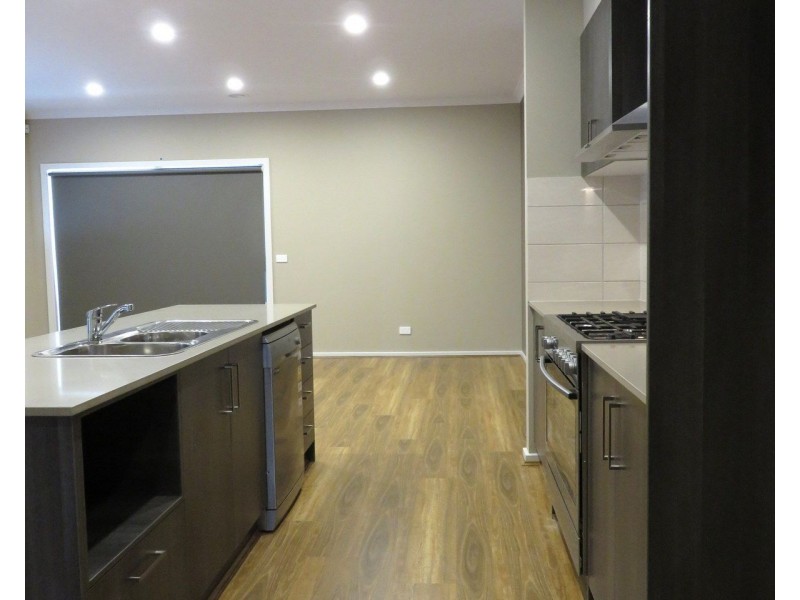 21 Gyrfalcon Way, Doreen VIC 3754