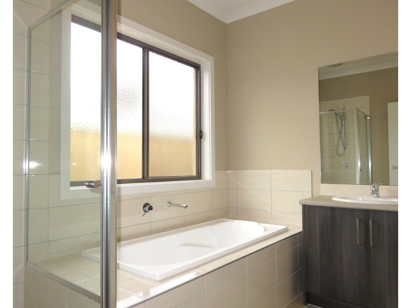 21 Gyrfalcon Way, Doreen VIC 3754