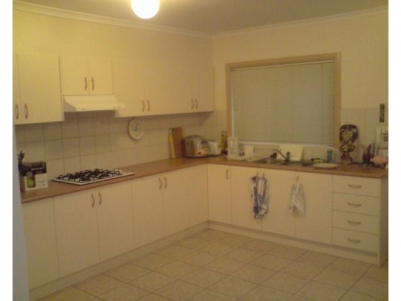 2/11 Belmont Street, Preston West VIC 3072