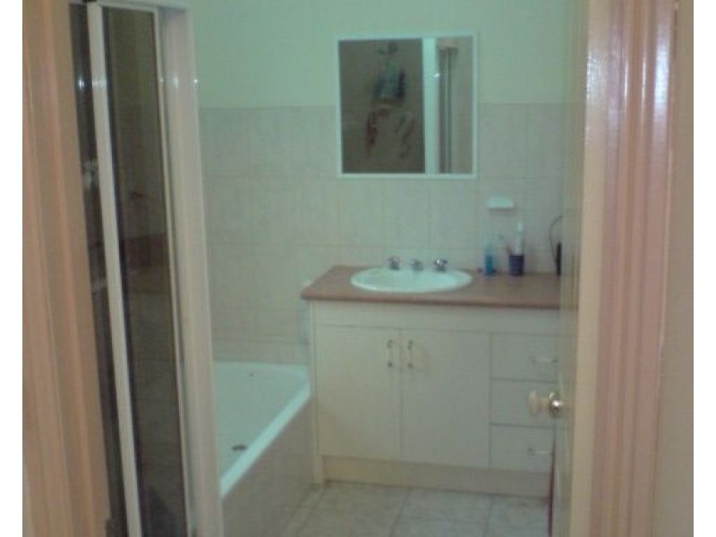 2/11 Belmont Street, Preston West VIC 3072