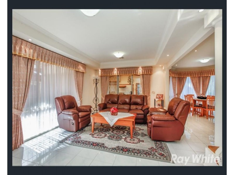 12 Lazar Grove, South Morang VIC 3752