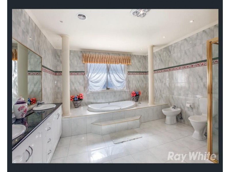 12 Lazar Grove, South Morang VIC 3752