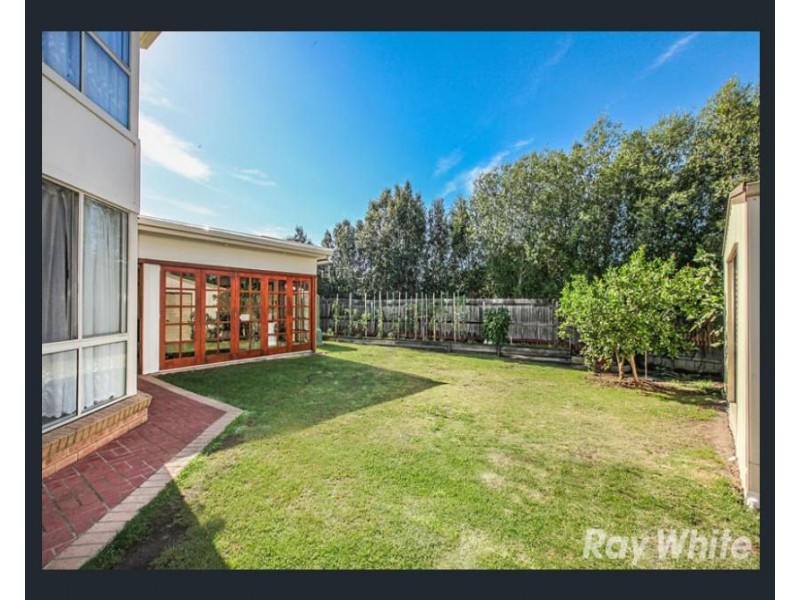 12 Lazar Grove, South Morang VIC 3752