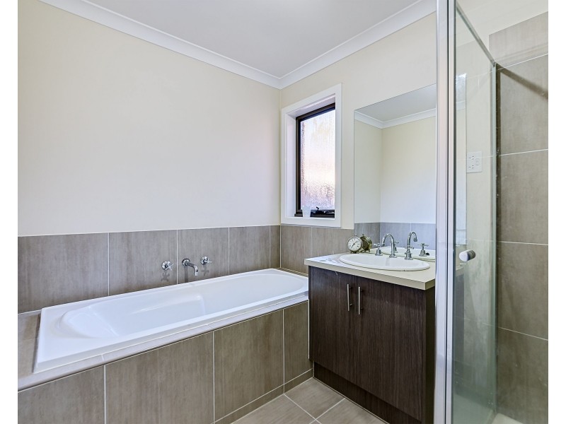 12 Gentle Walk, Doreen VIC 3754
