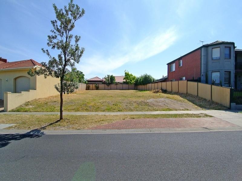 82 Stockdale Way, Mill Park VIC 3082