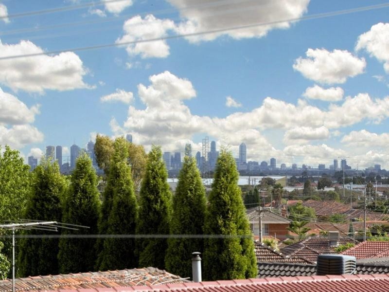 34 Banksia Avenue, Thomastown VIC 3074