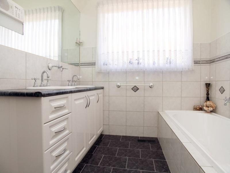 16 Beccia Avenue, Epping VIC 3076