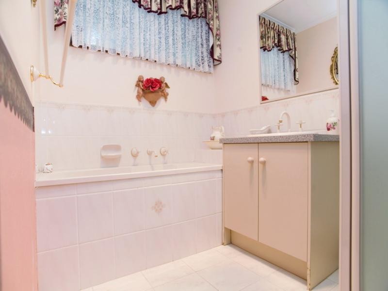 5 Bamboo Court, Mill Park VIC 3082