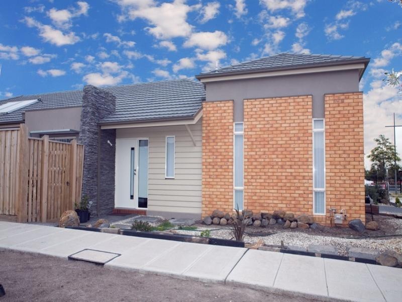 8 Hennessy Street, Epping VIC 3076