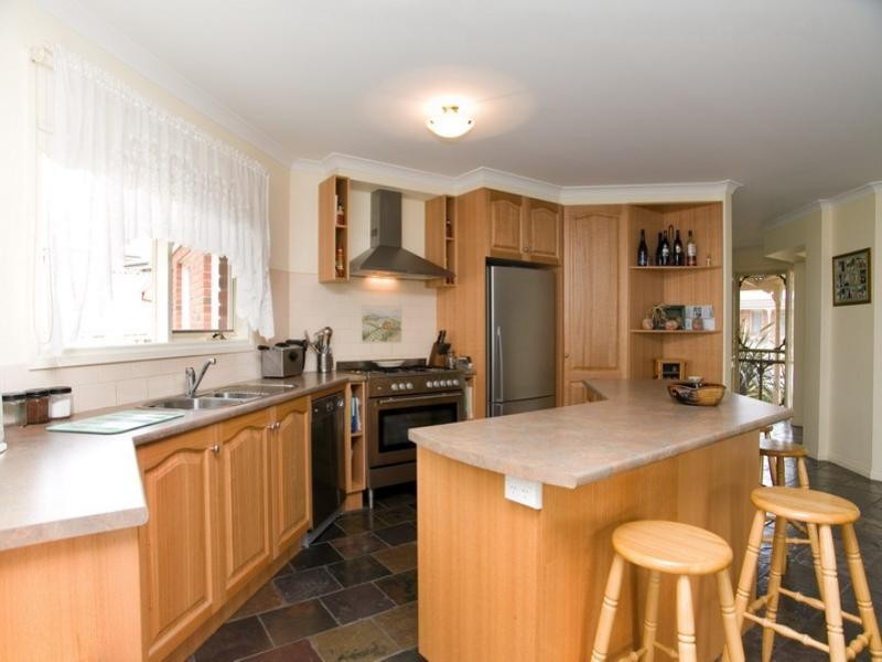 4 Angus Way, Doreen VIC 3754