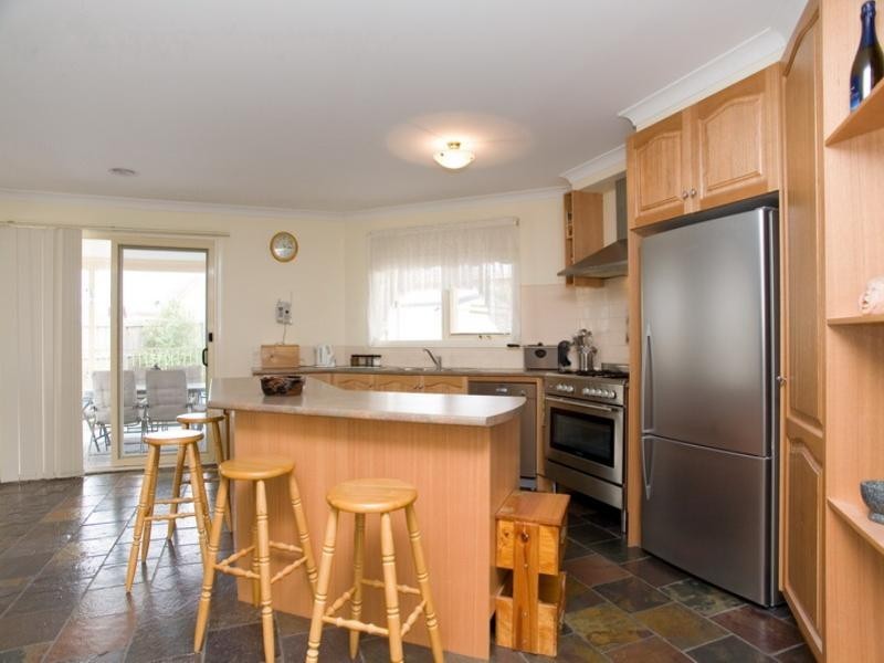 4 Angus Way, Doreen VIC 3754