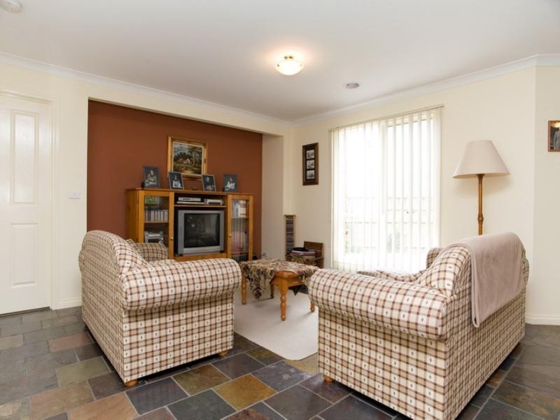 4 Angus Way, Doreen VIC 3754