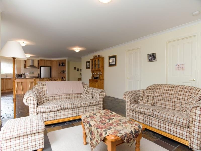 4 Angus Way, Doreen VIC 3754