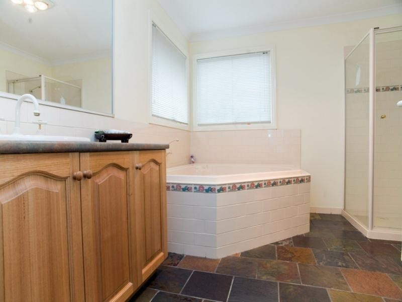 4 Angus Way, Doreen VIC 3754