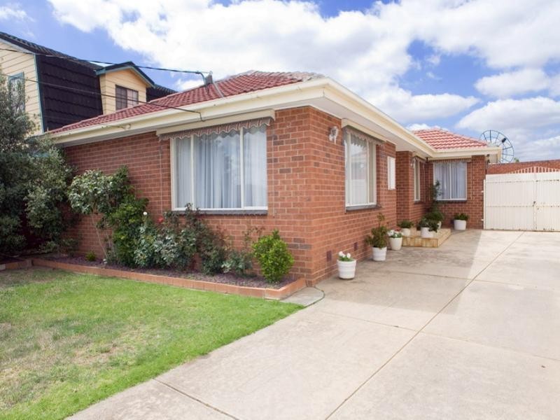 45 Cumberland Crescent, Thomastown VIC 3074