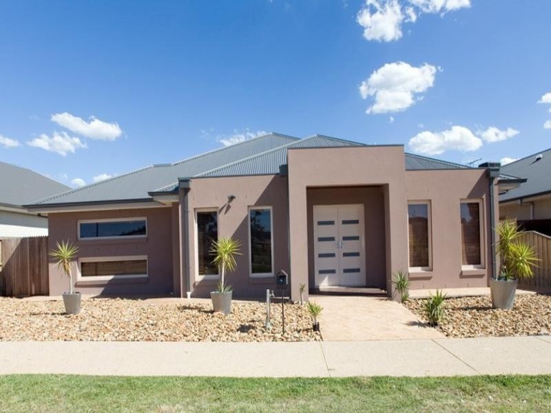 75 Ramblers Way, Doreen VIC 3754