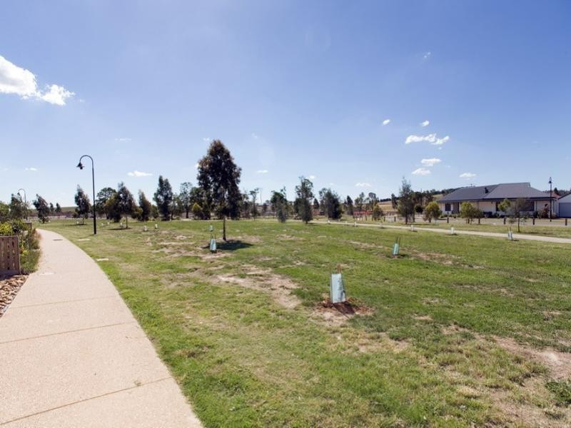 75 Ramblers Way, Doreen VIC 3754