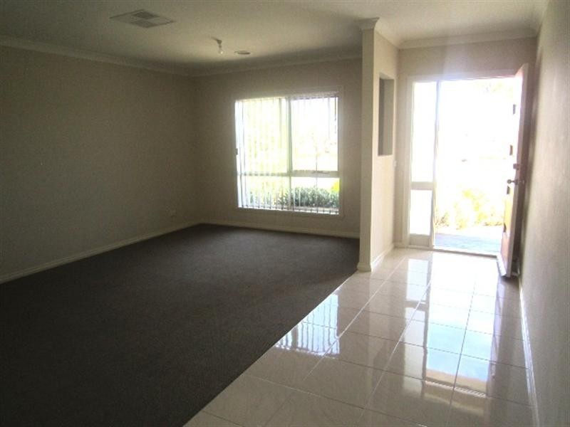 16 Embling Avenue, South Morang VIC 3752