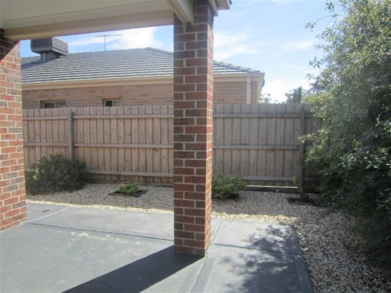 16 Embling Avenue, South Morang VIC 3752