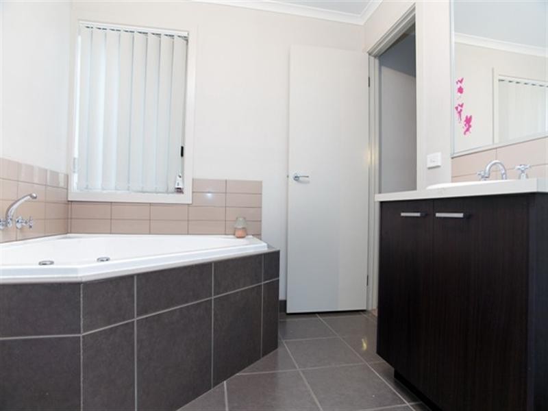 5 Hennessy Street, Epping VIC 3076