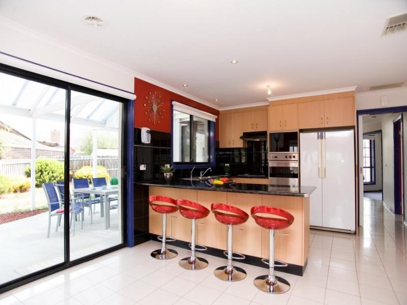 12 Elaine Close, Epping VIC 3076