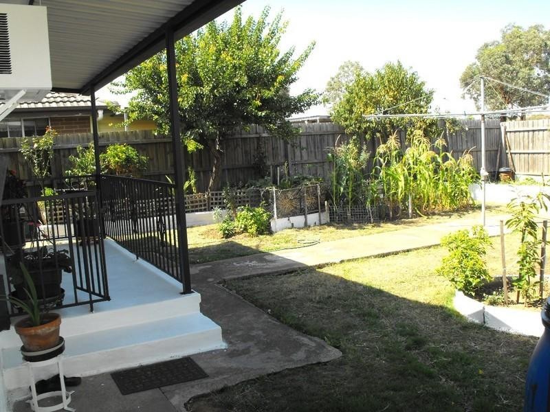 15 Cumberland Drive, Thomastown VIC 3074