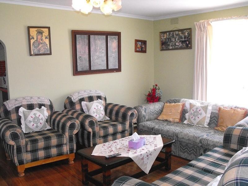 15 Cumberland Drive, Thomastown VIC 3074