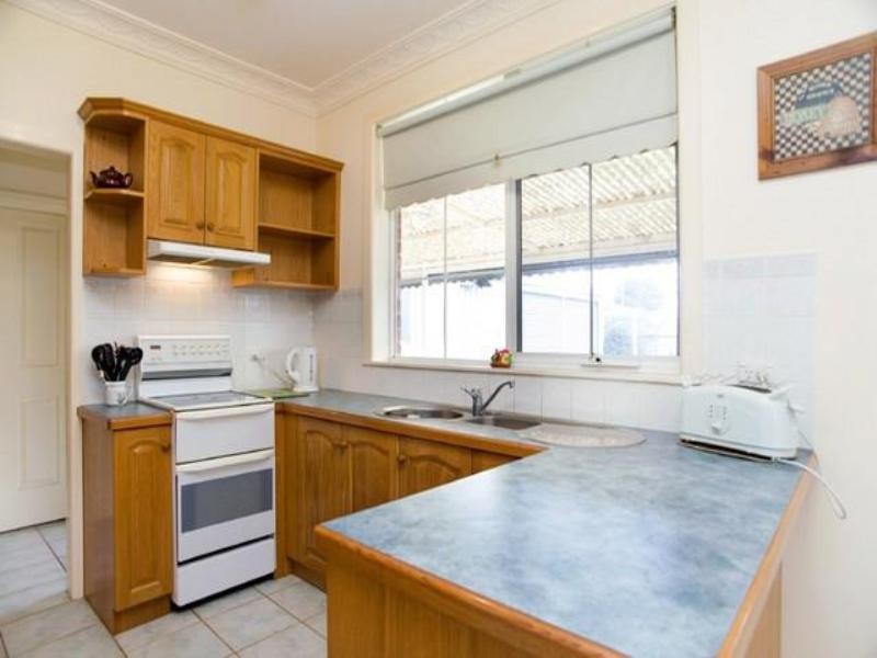 19 Chowne Street, Lalor VIC 3075